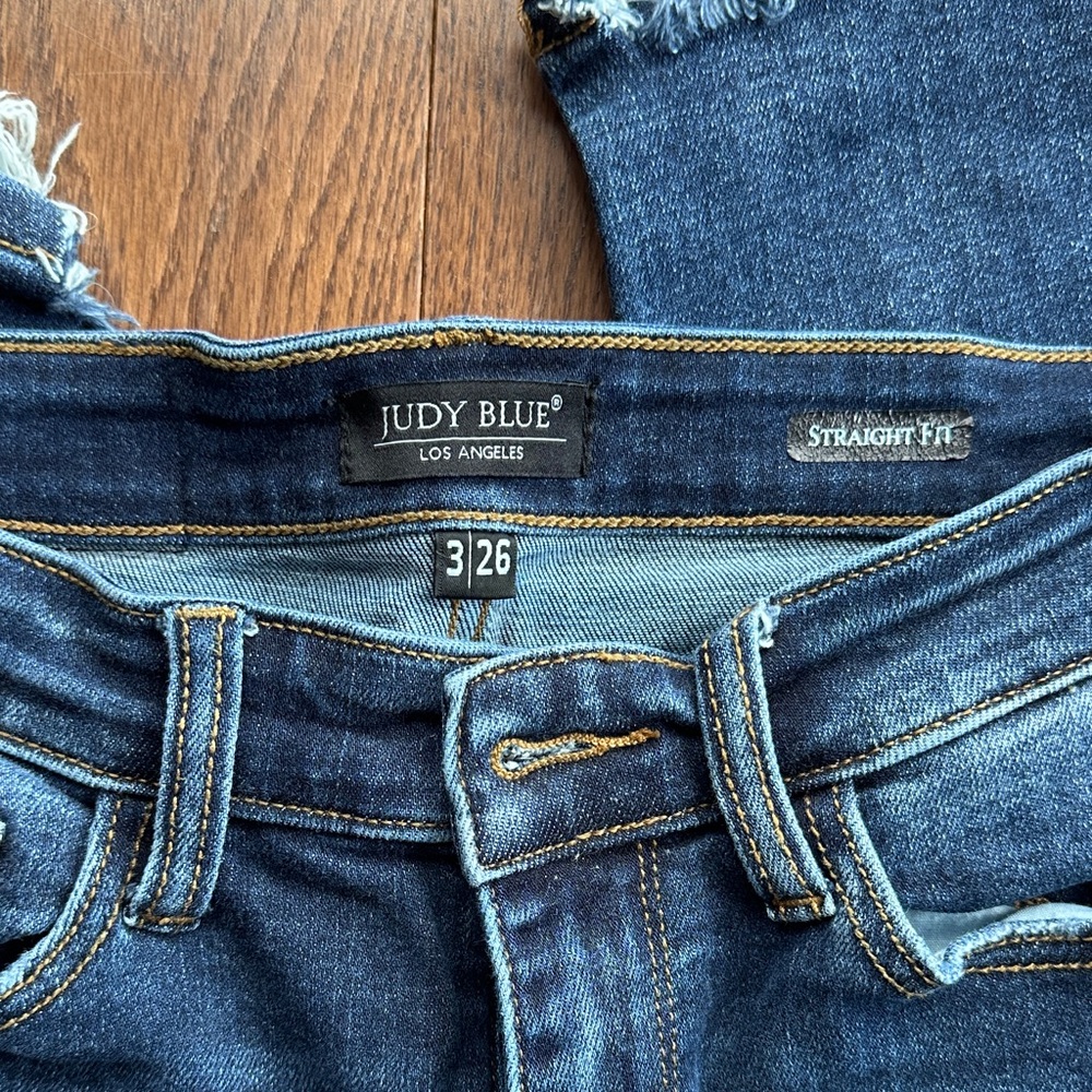 Judy Blue Dark Wash Distressed Jeans - Picture 2 of 4